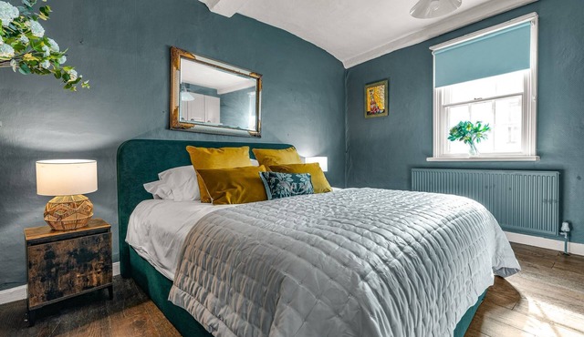 Luxury 4-Bed Townhouse Hertford