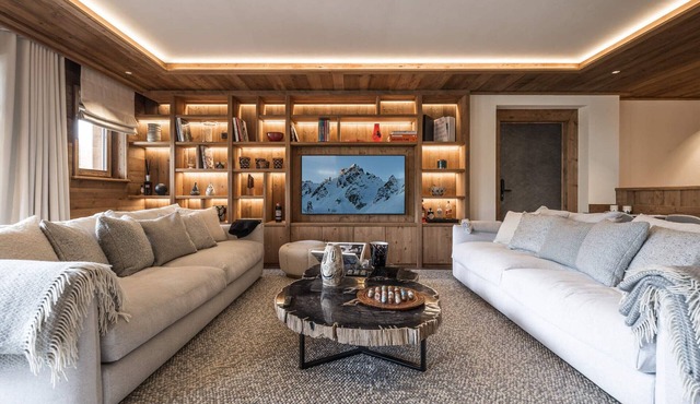 Luxury 4-Bedroom Apartment in Courchevel Le Praz - Parking Included