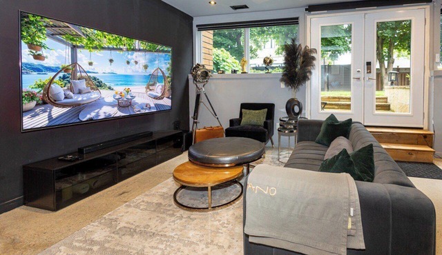 Luxury 4-Bedroom Spa Getaway Villa - HotTub/Sauna/Pool Table/EV(separate loft)