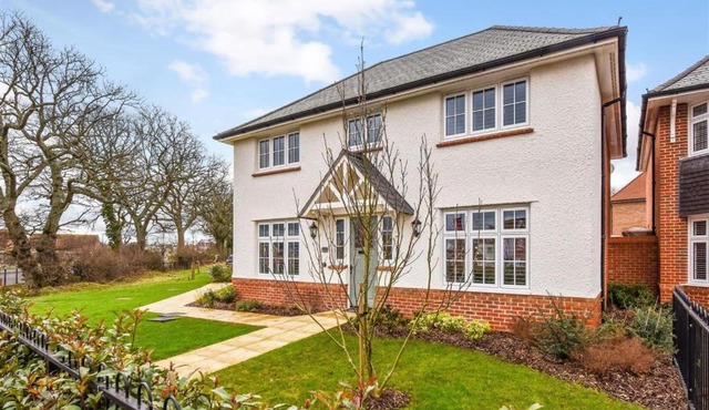 Luxury 4 Bedroom Detached House