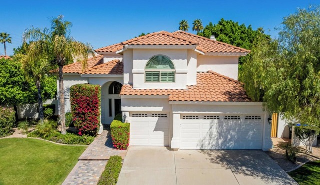 Luxury 4 bedroom home in peaceful Gilbert with Saltwater pool