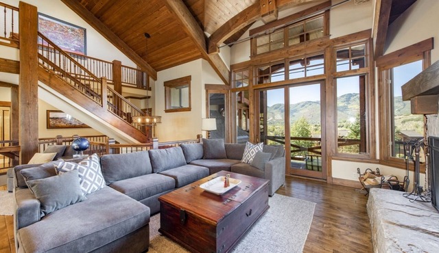 Luxury 4 Bedroom Home in Park City with Amazing Mountain Views