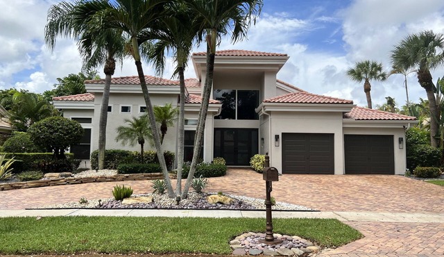 Luxury 4-Bedroom House in Central Boca Raton in Beautiful community.