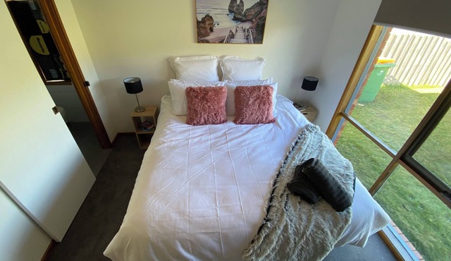 LUXURY 4 BEDROOM KING BED SPA ARCADE WIFI NETFLIX SLEEPS 10 WITH BOAT PARKING