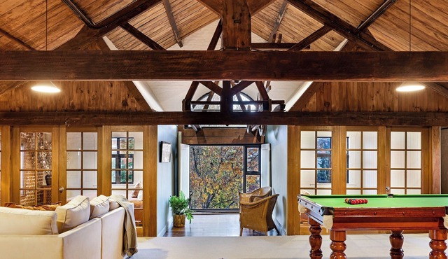 Luxury 4 Bedroom Penthouse in the heart of Bathurst!