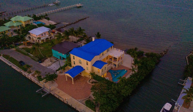 Luxury 4 bedroom 4 bath home over looking the Atlantic