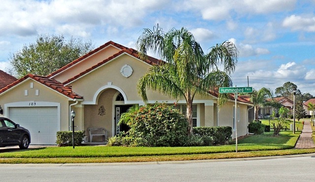 Luxury 4 Bedroom Villa just a few miles from Restaurants and Shops