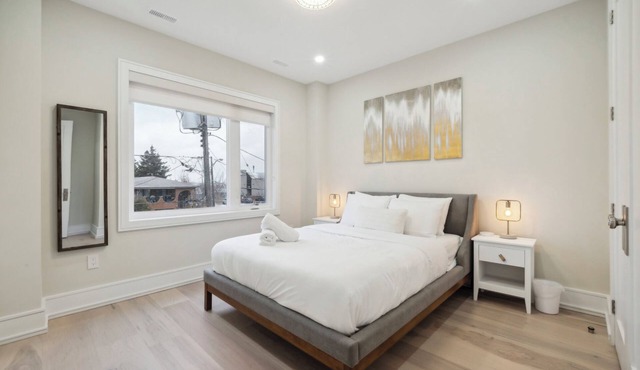 LUXURY 4 BEDROOMS WALK TO YORKDALE MALL