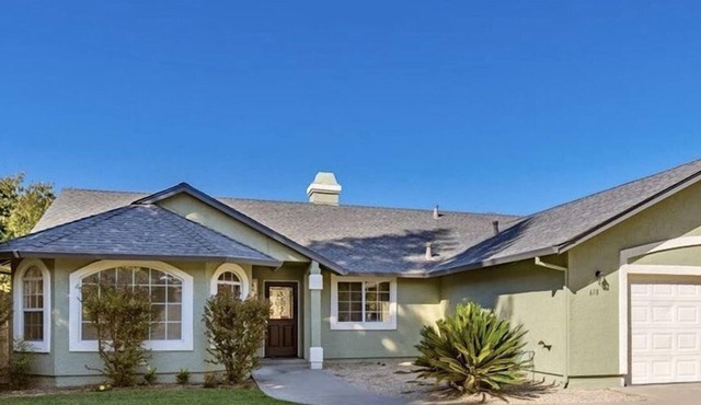 Luxury 4 BR Family Home w/ King Suite + Game Room + Near Enloe/CSU/Downtown