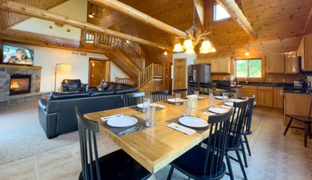 Luxury 4 br Galena Territory rental home with hot tub and game room.