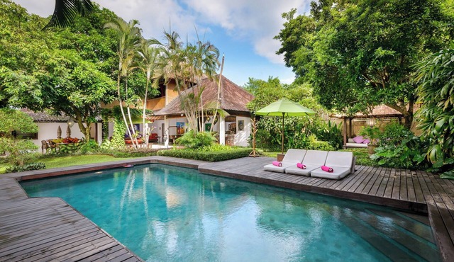 Luxury 4-BR Oasis with Private Pool & Tropical Garden in Seminyak