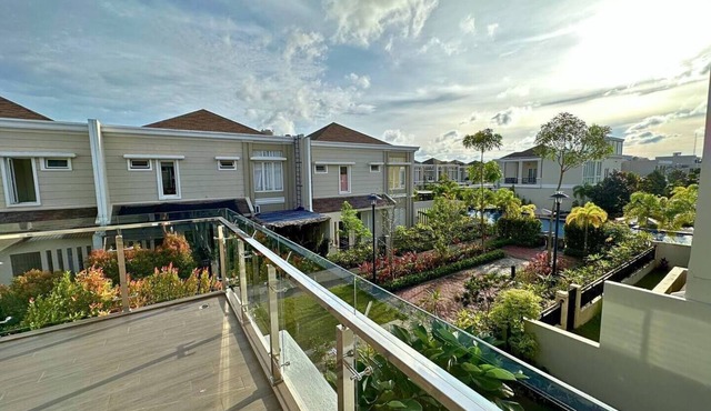 Luxury 4 Br Villa Orchard Park