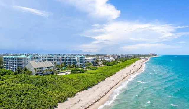 LUXURY 4-Ensuites Beach condo in Jupiter 100 Yards to Ocean!Ocean Views!
