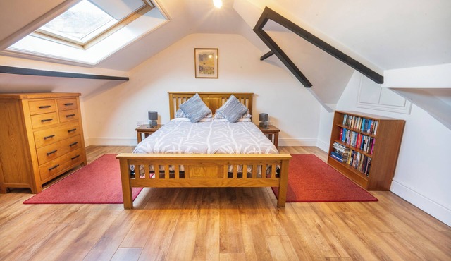 Luxury 4 Star Holiday Apartment, Free Wi-Fi, 1 bedroom, 1 sofa-bed.