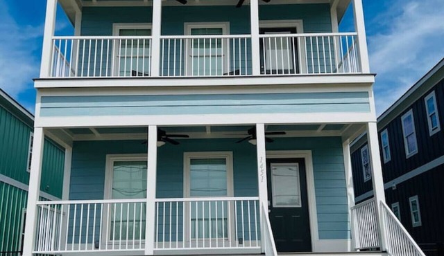 Luxury 4B/4.5b Home, EV Charger, deck by MCG #8