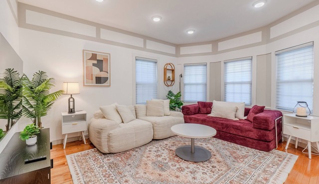 Luxury 4BD/2.5BA Walk to MIT & Davis SQ/Free Parking