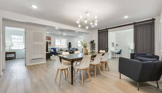 Luxury 4Bed/2Bath Hidden Gem w/Backyard Oasis