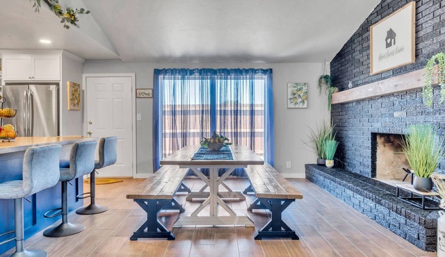 Luxury 4bed 2bath hot tub in the heart of Ardmore