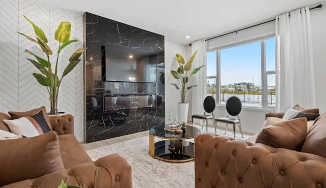 Luxury~4Bed~ AC~86"TV~BrandNew in Cranston~10% discount on Weekly& Monthly stays