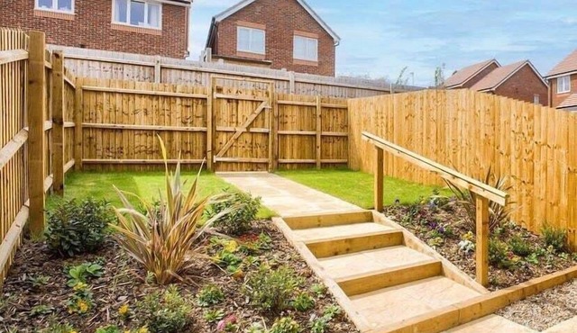 Luxury 4Bed Townhouse - Parking