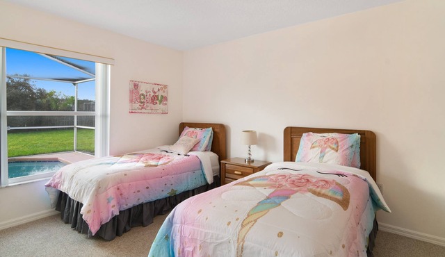 Luxury 4bedrooms /3Full Bathrooms Villa with a Games Room & Heated Pool