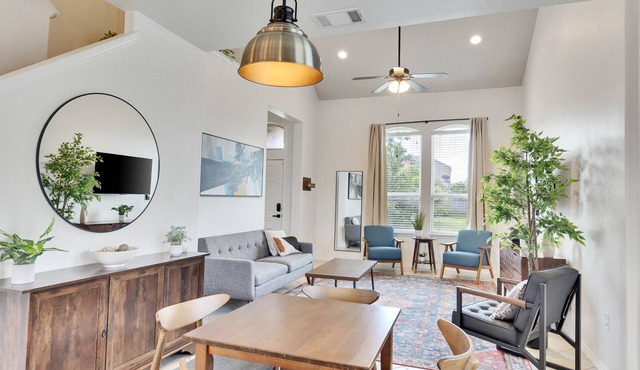 Luxury 4BR/2.5BA Home/EV Charger/Pool Access