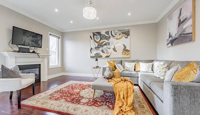 Luxury 4BR-3.5Bath House 3000 SQFT