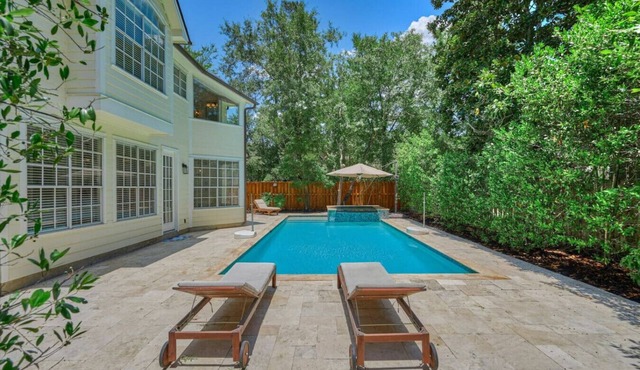 Luxury 4BR/3Bath with the heated pool and Spa