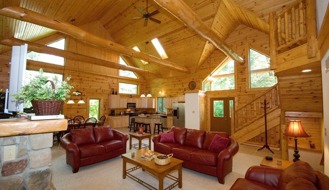 Luxury 4br, 4.5 Bath Galena Territory Rental With Hot Tub & Pool Table