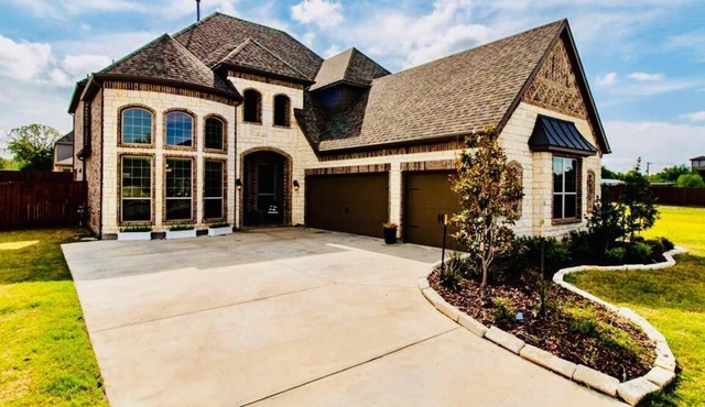 Luxury 4BR/5BA House - Elegance & Comfort Combined, GREAT Family place