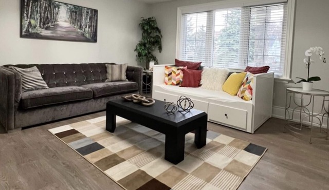 Luxury 4BR Bungalow Self Checkin - Bluffs