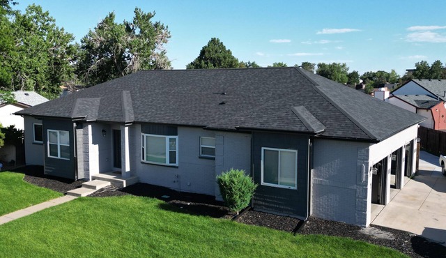 “Luxury 4BR Denver Retreat, Sleeps 10+, Entertainment & Prime Location”
