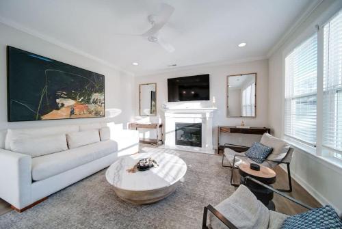 Luxury 4BR Escape - Premium Modern Comfort
