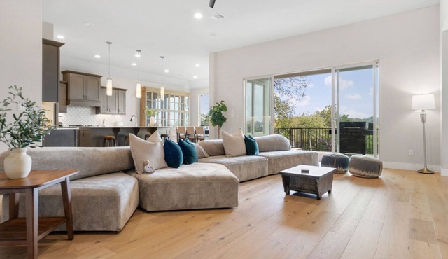 Luxury 4BR Escape | Private Cinema & Views