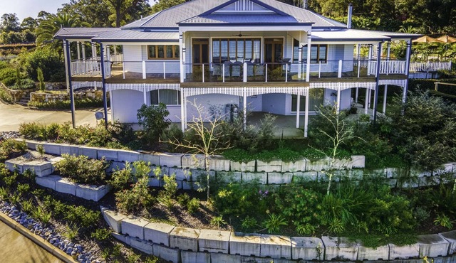 Luxury 4BR Home, Sleeps 8, Pool, Pool Pavilion, Rural Setting, Pet Friendly