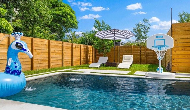 Luxury 4BR Home w/Heated Pool, Family Friendly Retreat