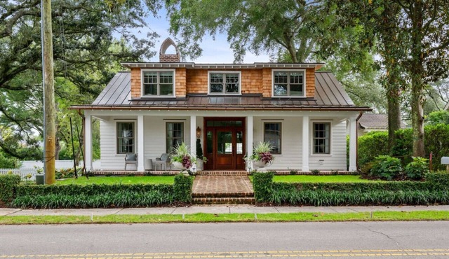 Luxury 4BR – Old Village Charm, Beach in Minutes