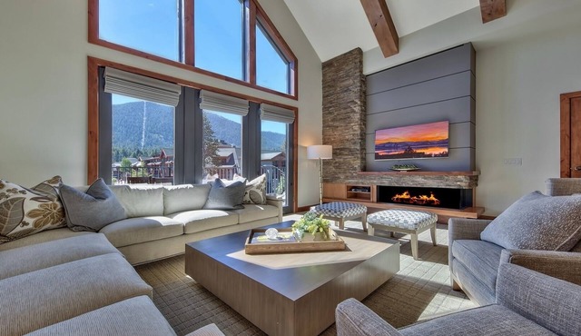 Luxury 4Br Residence steps from Heavenly Village & Gondola by RedAwning