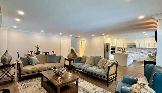 Luxury 4BR Retreat with Pool, Piano, Spa & Games