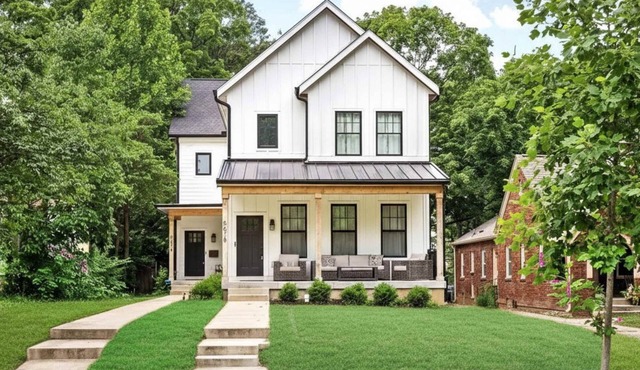 Luxury 4BR Retreat Walkable Game Room