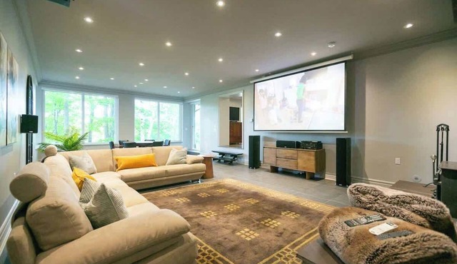 Luxury 4BR Stay with Swim Spa, Golf & Fireplaces