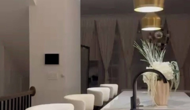 Luxury 4BR Townhome with Elevator, Chefs Kitchen.Near FIBA & MARTA Access