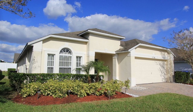 Luxury 4BR Villa + Pool & Spa- 15 Minute from Disney World