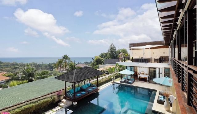 Luxury 4BR Villa with Jimbaran Bay View