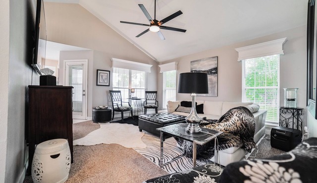 Luxury 4BR w/King Bed | Fast Wi-Fi | Private Yard