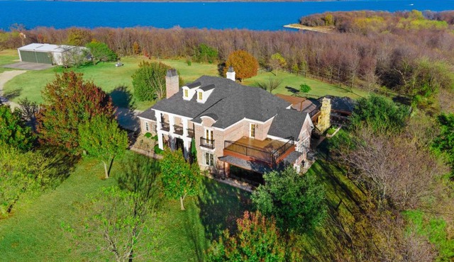 Luxury 5 Acre Private Estate on Lake Ray Roberts