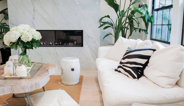 Luxury 5-BD villa in Menlo Park with office. 2.7 miles to Palo Alto.