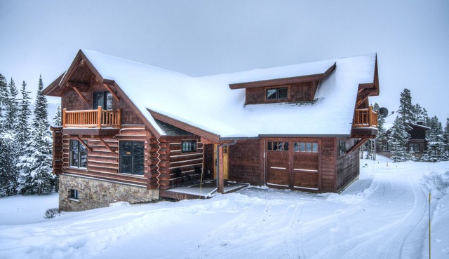 Luxury 5 Bdr/4 Bath Ski in/Ski Out Big Sky Cabin with Hot Tub