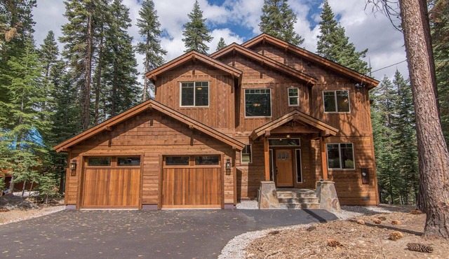 Luxury 5 Bdrm/4Bth in Tahoe Donner w/EV Charger