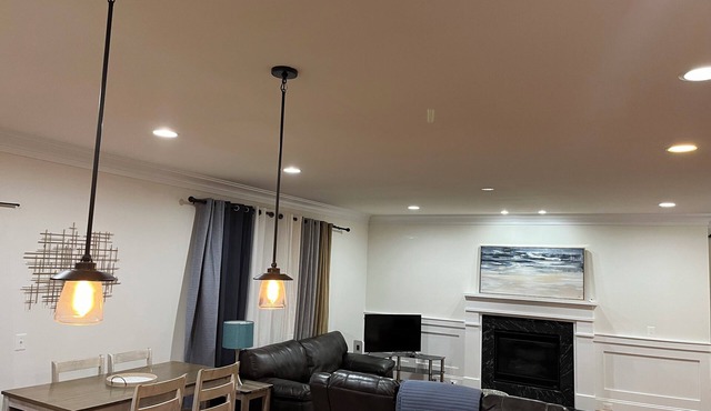 Luxury 5-bed 4.5 Bath house in Arlington. Walk to metro and Pentagon City Mall